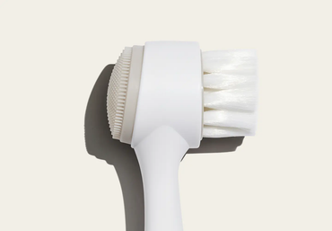 DUAL-ACTION CLEANSING BRUSH